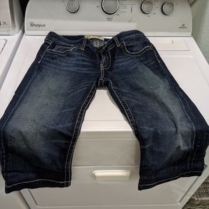 Buckle crop blue jean capris BKE size 31